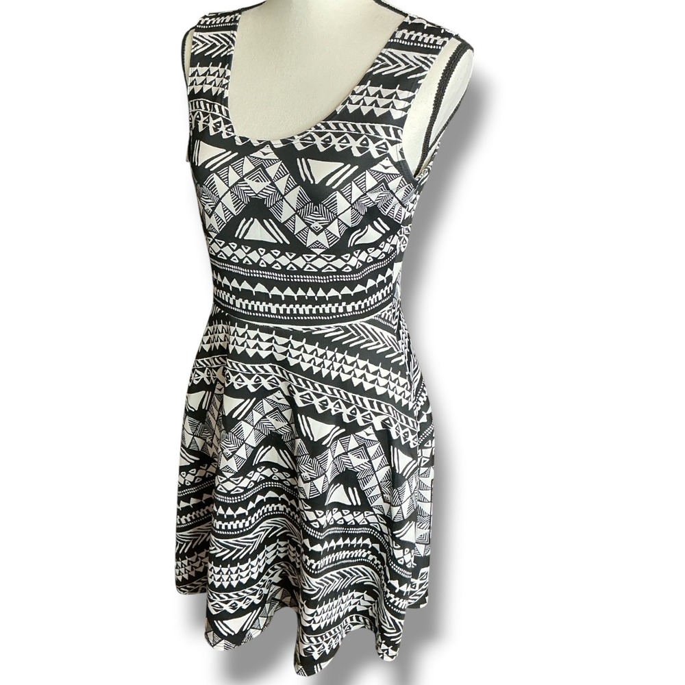 Derek Heart Black White Tribal Skater Dress Women Size L Geometric Fit Flare